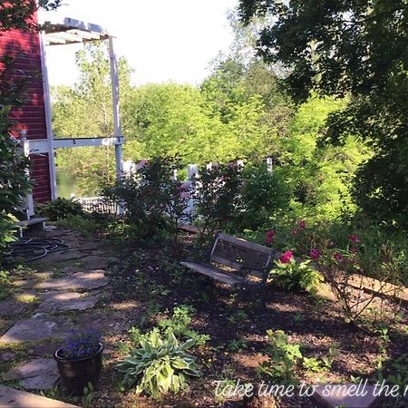 Plain & Fancy Bed & Breakfast Ironton Exterior foto